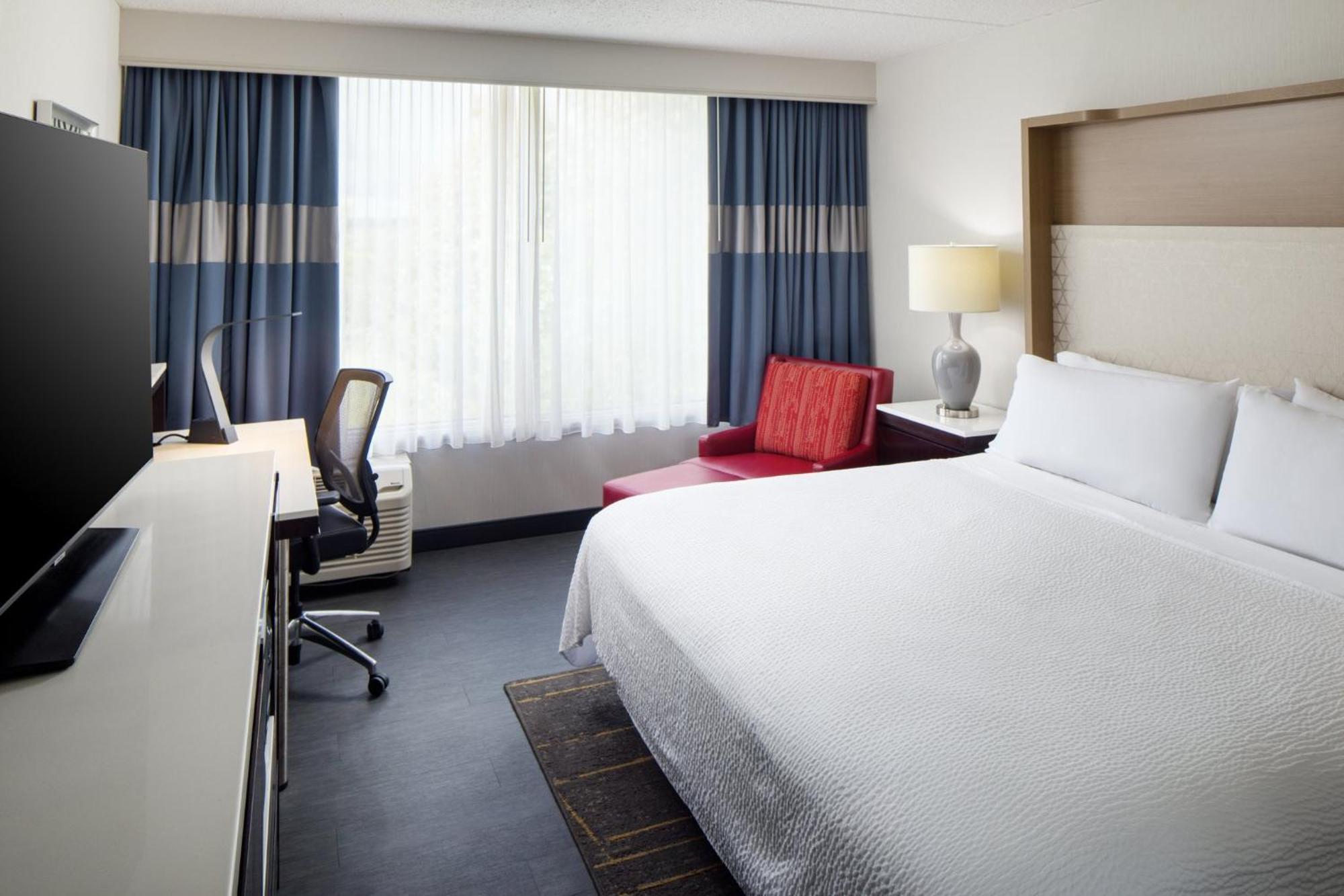 Holiday Inn Weirton-Steubenville Area Exteriör bild