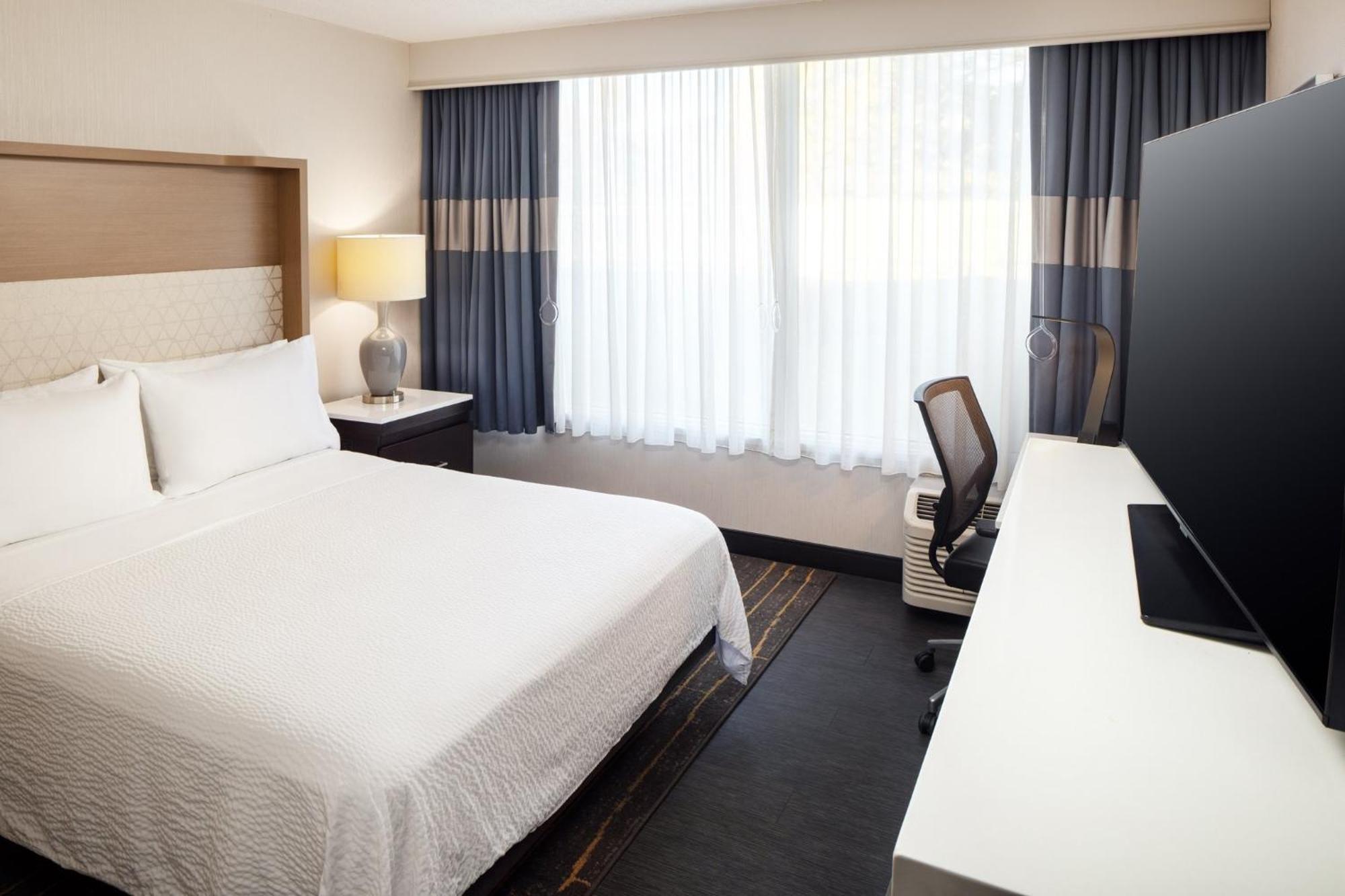 Holiday Inn Weirton-Steubenville Area Exteriör bild