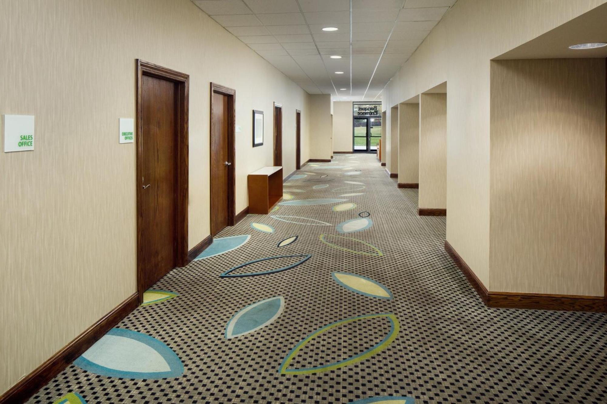 Holiday Inn Weirton-Steubenville Area Exteriör bild