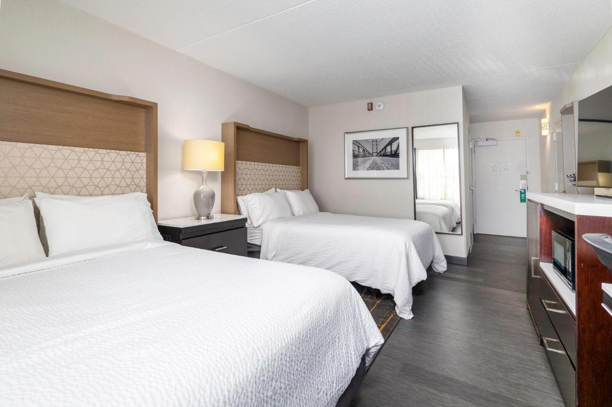 Holiday Inn Weirton-Steubenville Area Exteriör bild