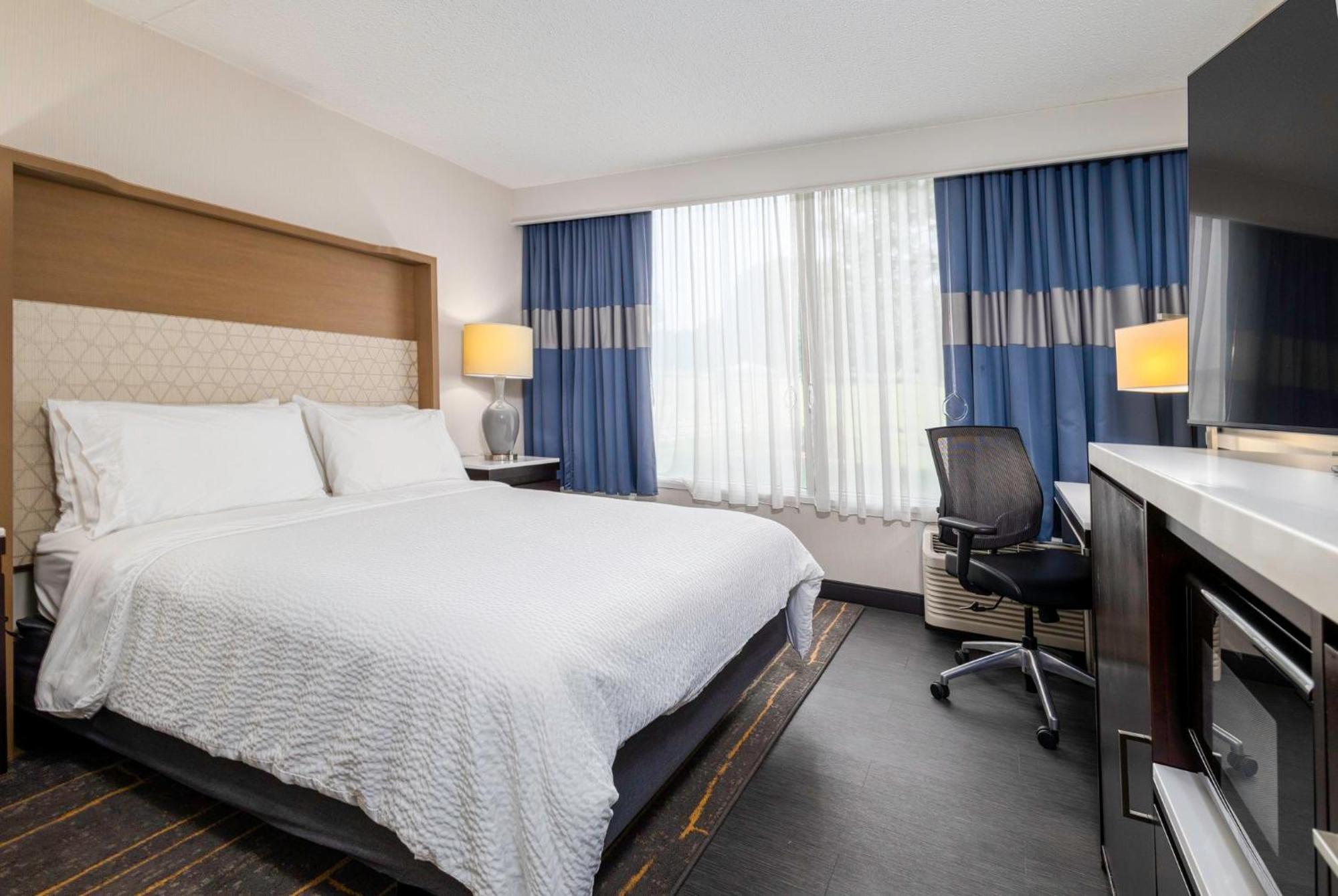 Holiday Inn Weirton-Steubenville Area Exteriör bild